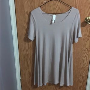 Size M cream colored shirt